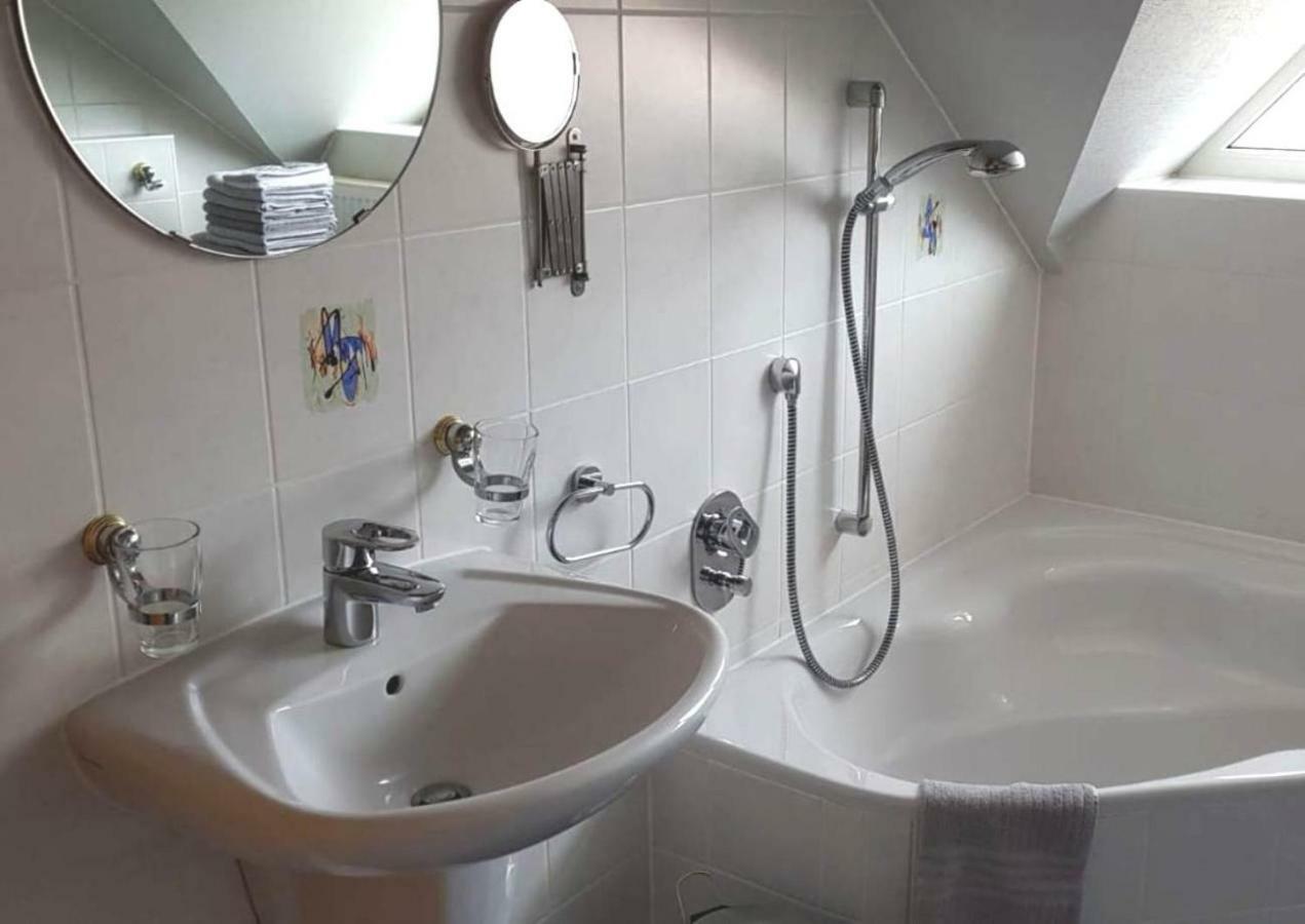 Ferienwohnung Weiß Wachtenburg Wachenheim an der Weinstraße Exterior foto